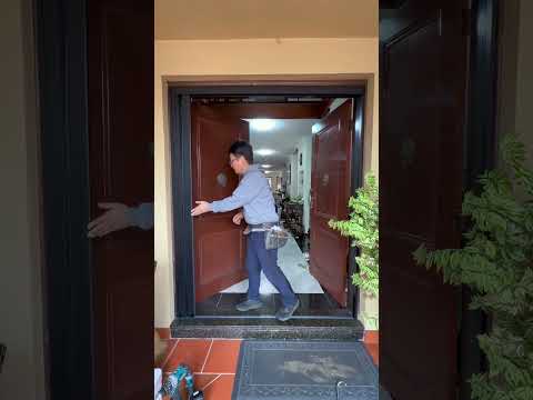 Trackless Pleated Retractable Flyscreens
