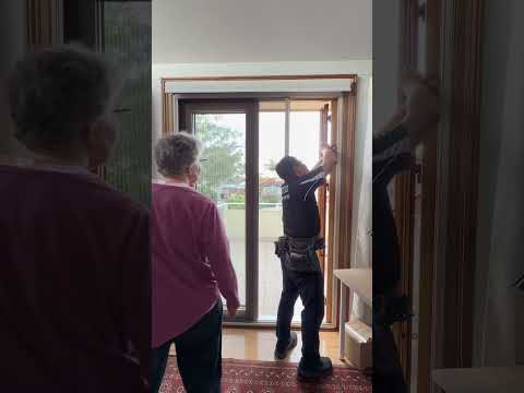 Retractable Flyscreen