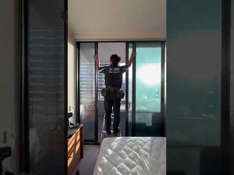Installing Retractable Flyscreen