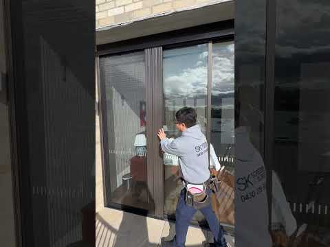 Trackless Pleated Retractable Flyscreens