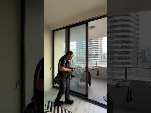 Installing Retractable Flyscreen